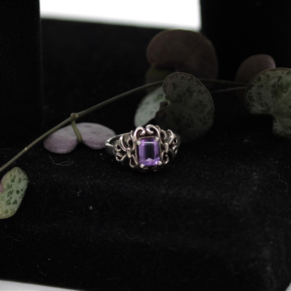 Vintage Sterling Silver Amethyst Filigree Ring Emerald Cut Gothic Scroll Sz 6.5 - Picture 3 of 9